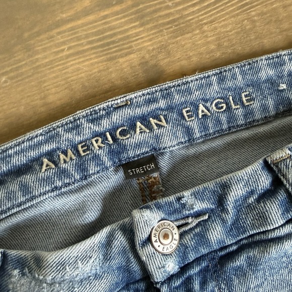 American Eagle Womens 12 Blue Light Wash High Rise Curvy Mom Jeans Denim Pants - Picture 5 of 10